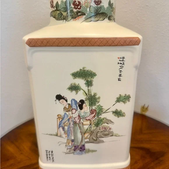 Vintage Hand Painted Porcelain Chinese Feng Cheng Table Lamp 26” - Picture 2 of 13